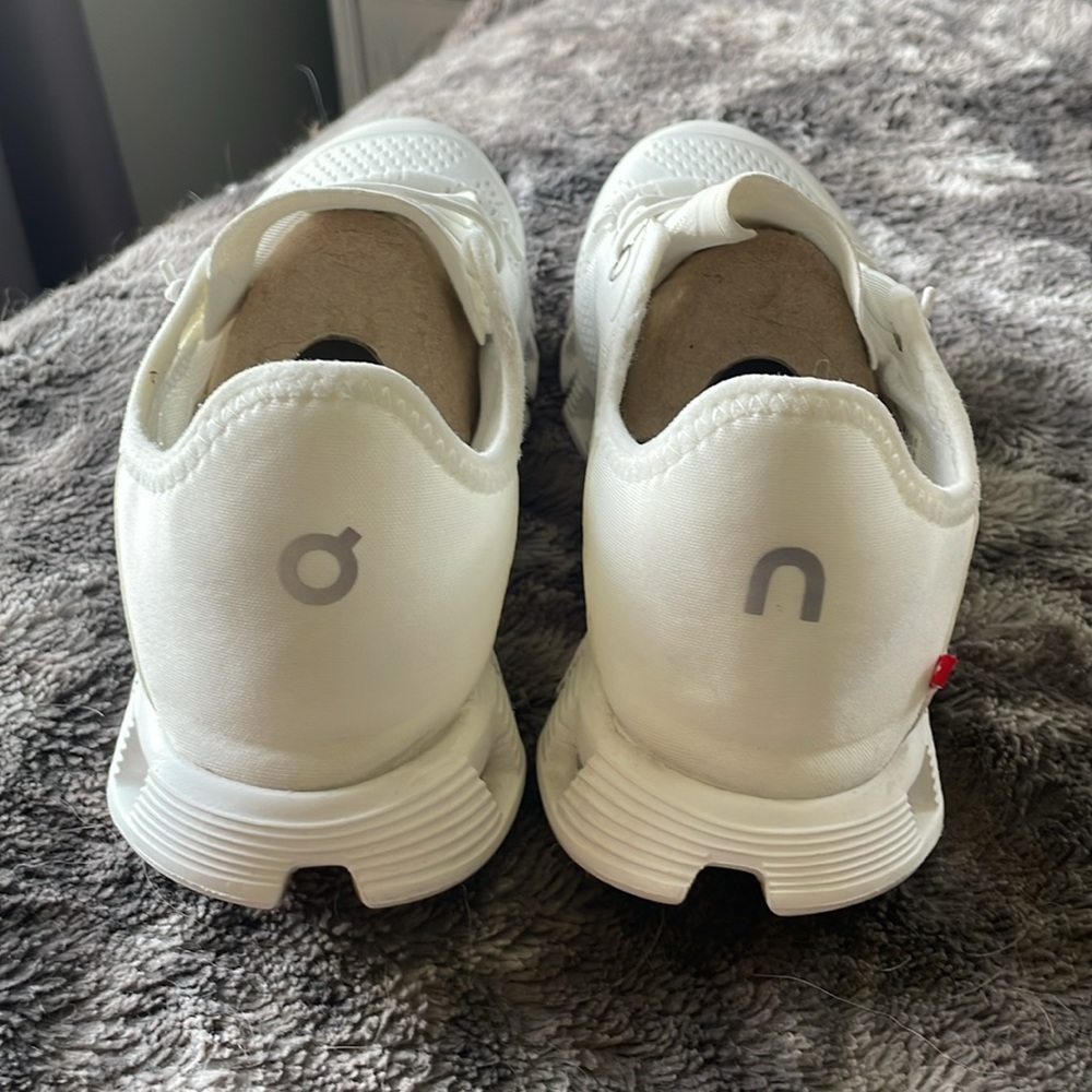 On Cloud 5 Coast Women’s Sneakers - Size 8.5 - All White - Picture 9 of 13